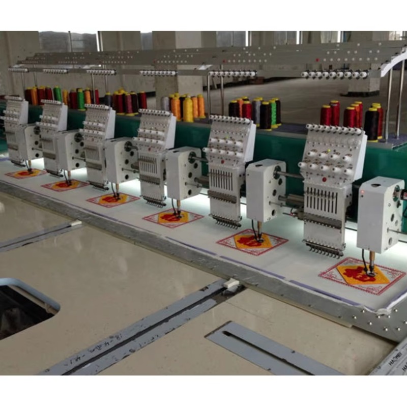 Embroidery Logo - Industriële borduurmachine, automatische logo-borduurapparatuur voor kleding-