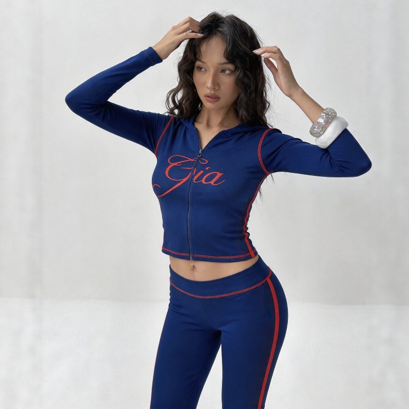 Embroidery Online - Dames trainingspak met letterprint, 2-delig, cropped