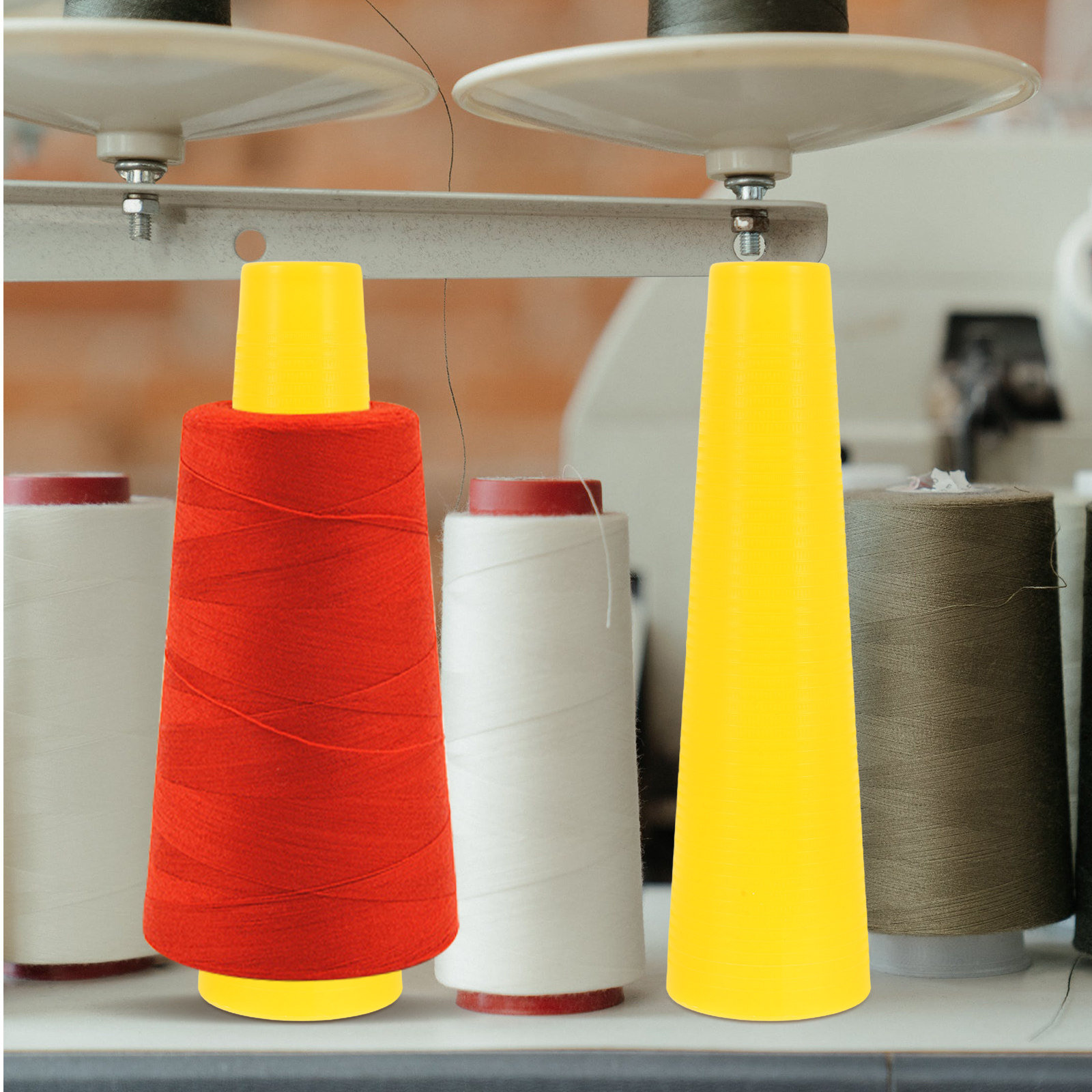Embroidery Thread Yarn - 10 stuks kleurvaste conische plastic spoelen