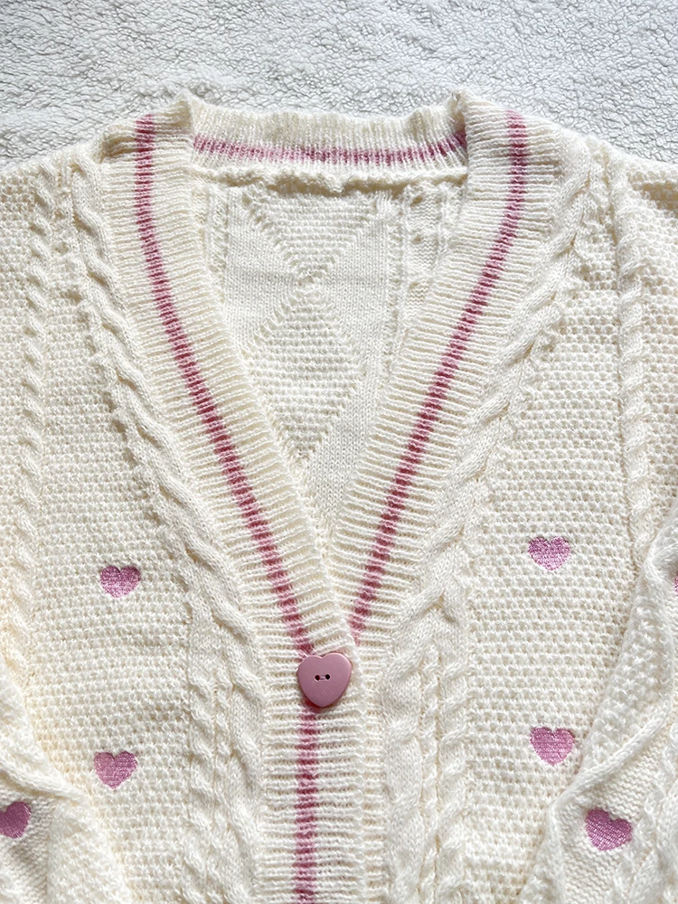 Lover vest met roze hart knop  - Embroidery Thread Yarn recensie en prijs